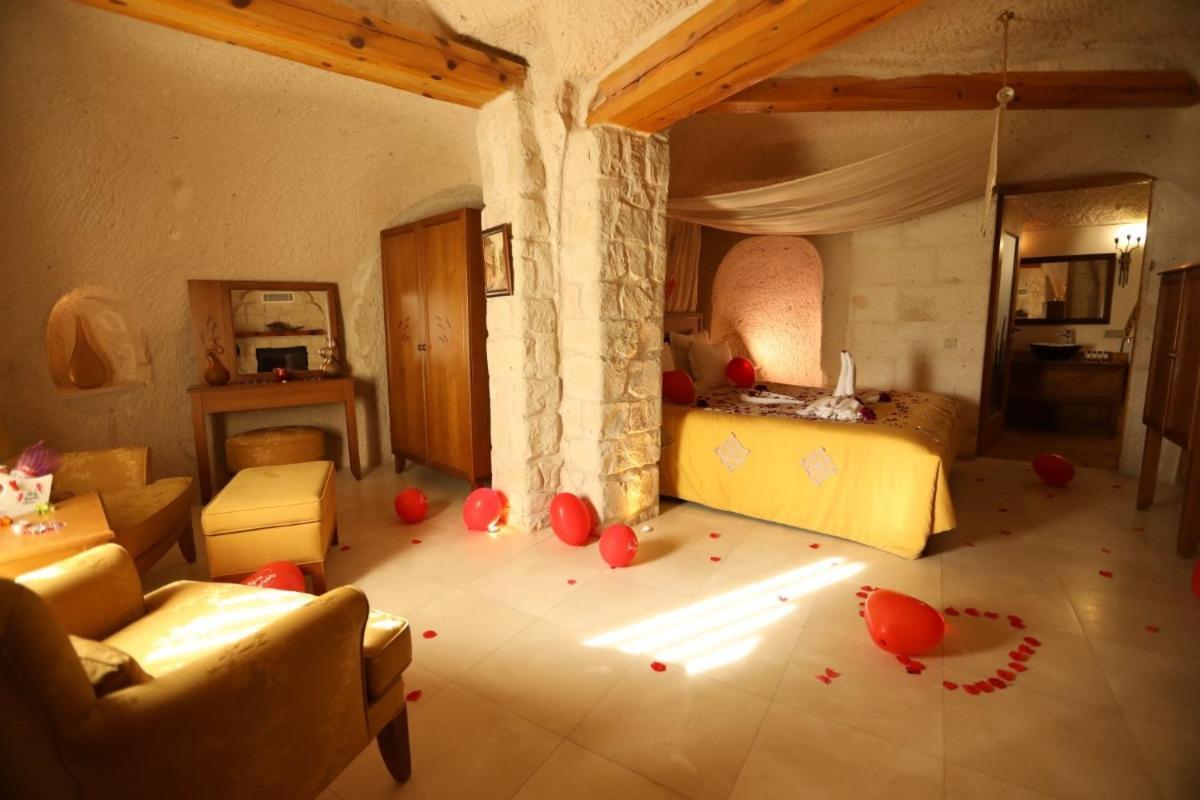 Anatelein Cave Hotel Uchisar Bilik gambar